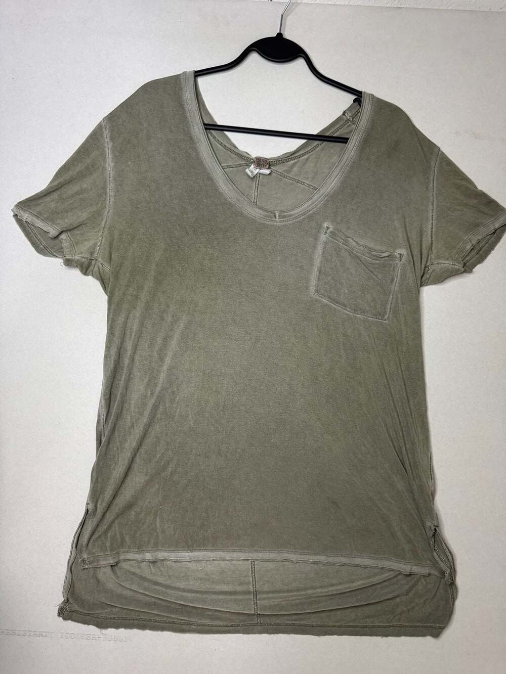 We The Free Olive Green Scoop Neck Pocket T-Shirt Size Medium